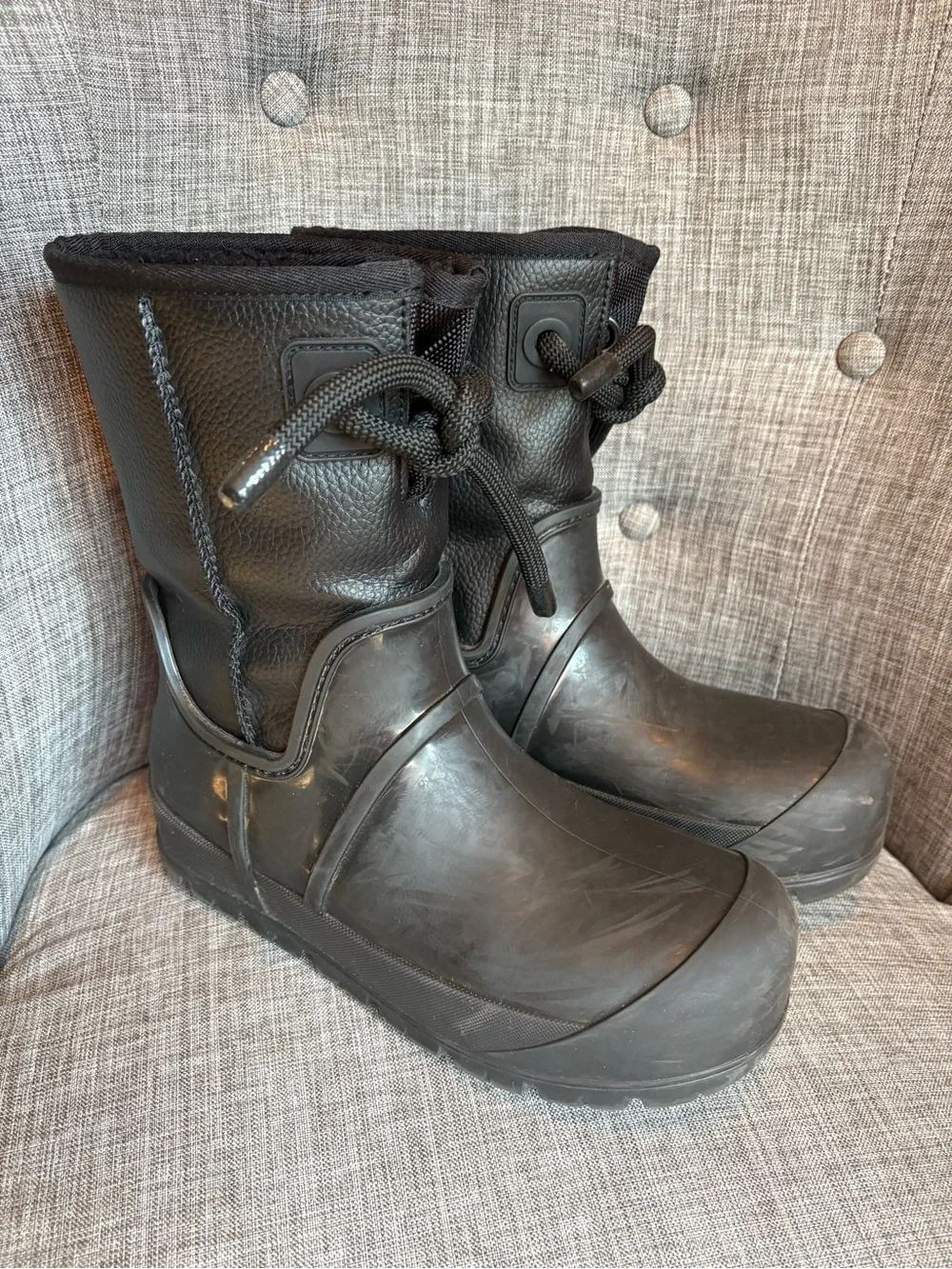 Women’s UGG Black Waterproof Winter Pull-On Boots with Toggle Lace SZ. 8